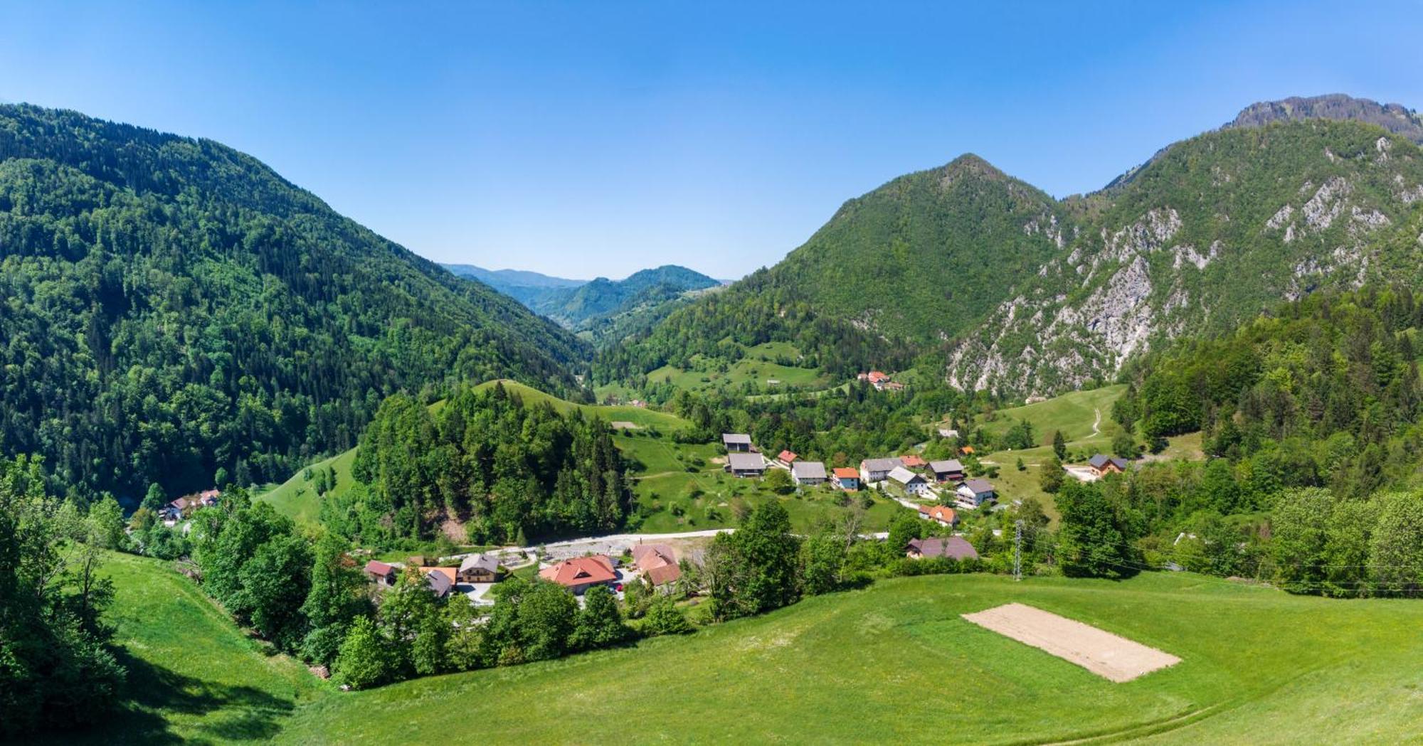 Kmetija Na Cendavs Lägenhet Cerkno Exteriör bild